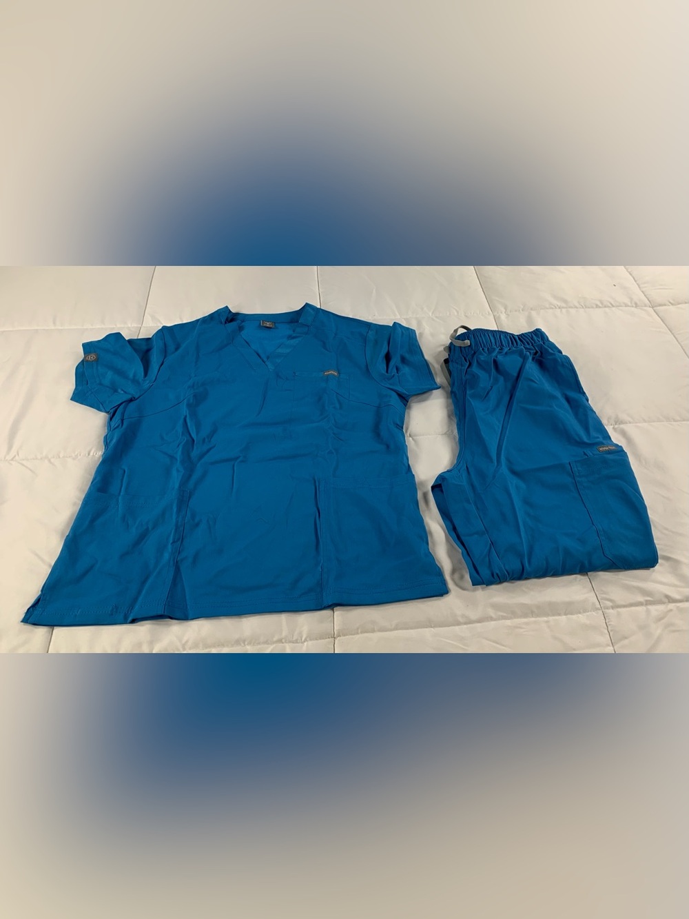 Like new NIAAHINN scrub set womens size M